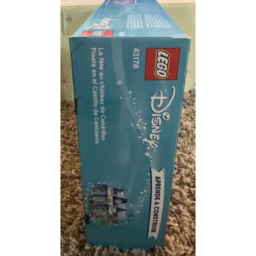 Lego Disney Cinderella's Castle Celebration Building Set (NWT) 43178